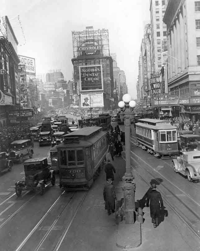 By the early twentieth century, Times Square had become a place to gather for big events and to learn about the latest news. (PHOTOFEST)