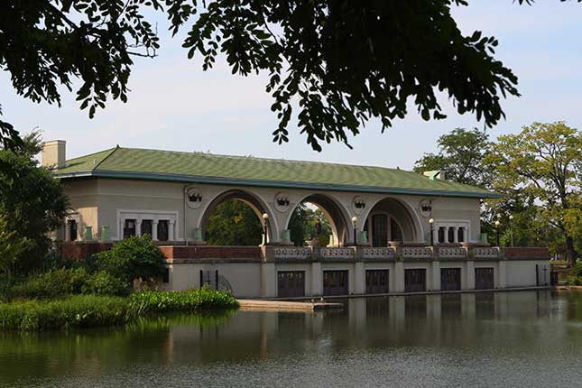 The boathouse in Humboldt Park (ALEX GARCIA/CHICAGO TRIBUNE/MCT VIA GETTY IMAGES)