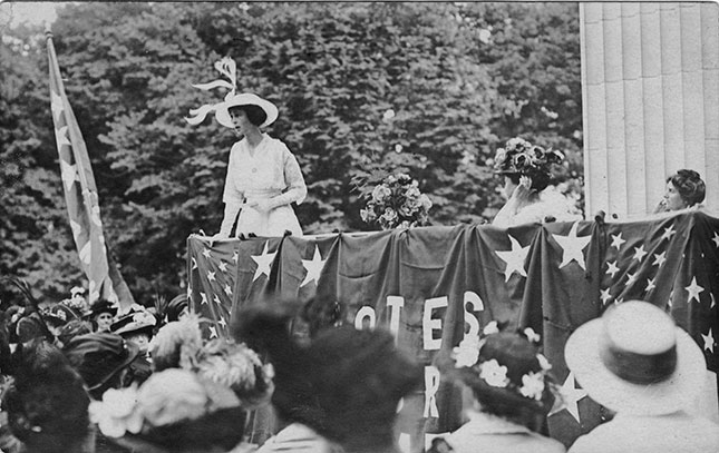 Alva’s daughter Consuelo, here giving a suffrage address, once described her mother as a “born dictator.” (Gado Images/Alamy Stock Photo)