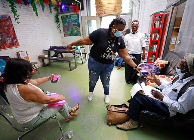 A Los Angeles center for “harm reduction”—an approach that began on a principle of prevention but has morphed into yet another source of addiction subsidies (AL SEIB/LOS ANGELES TIMES/GETTY IMAGES)