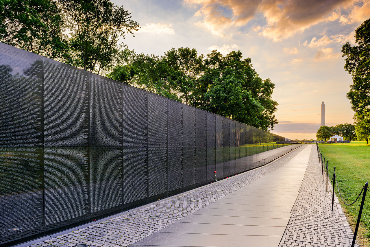 Vietnam memorial wall veteran deals name not on it