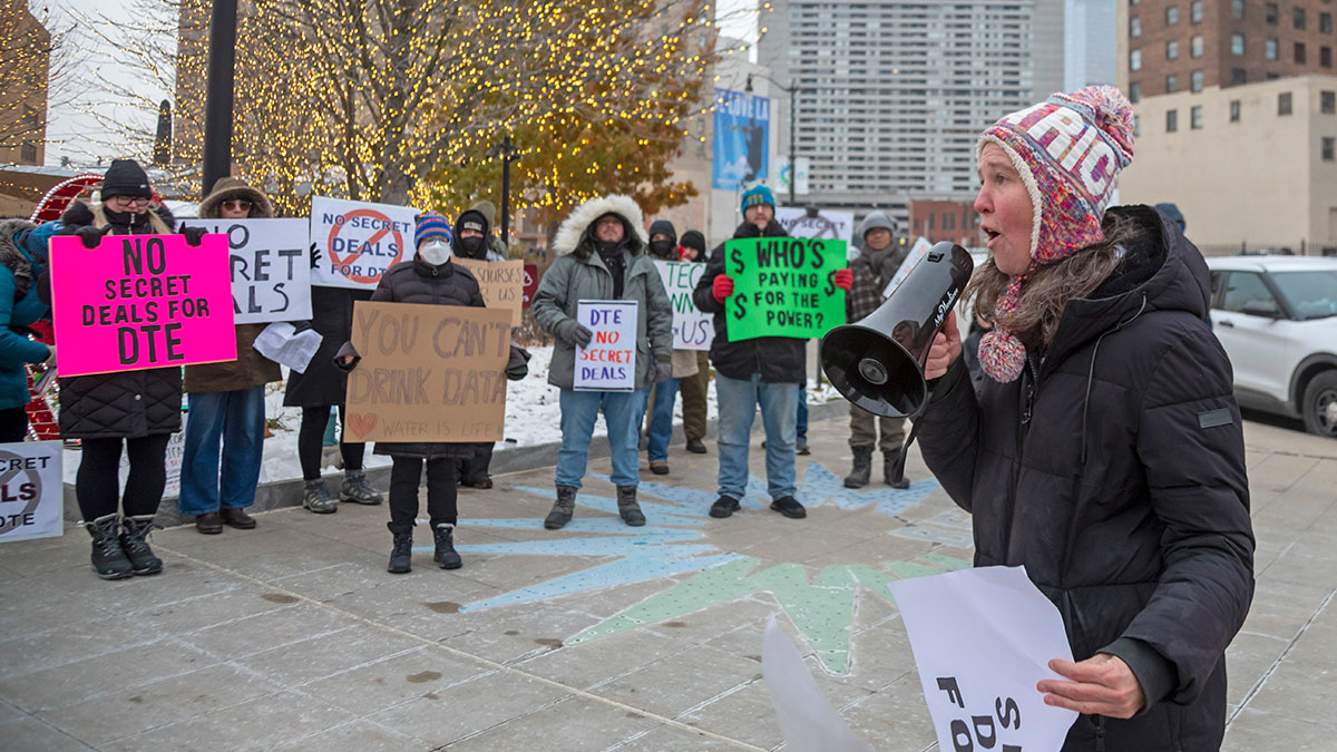 How Tech Titans Can Ease AI Anxieties